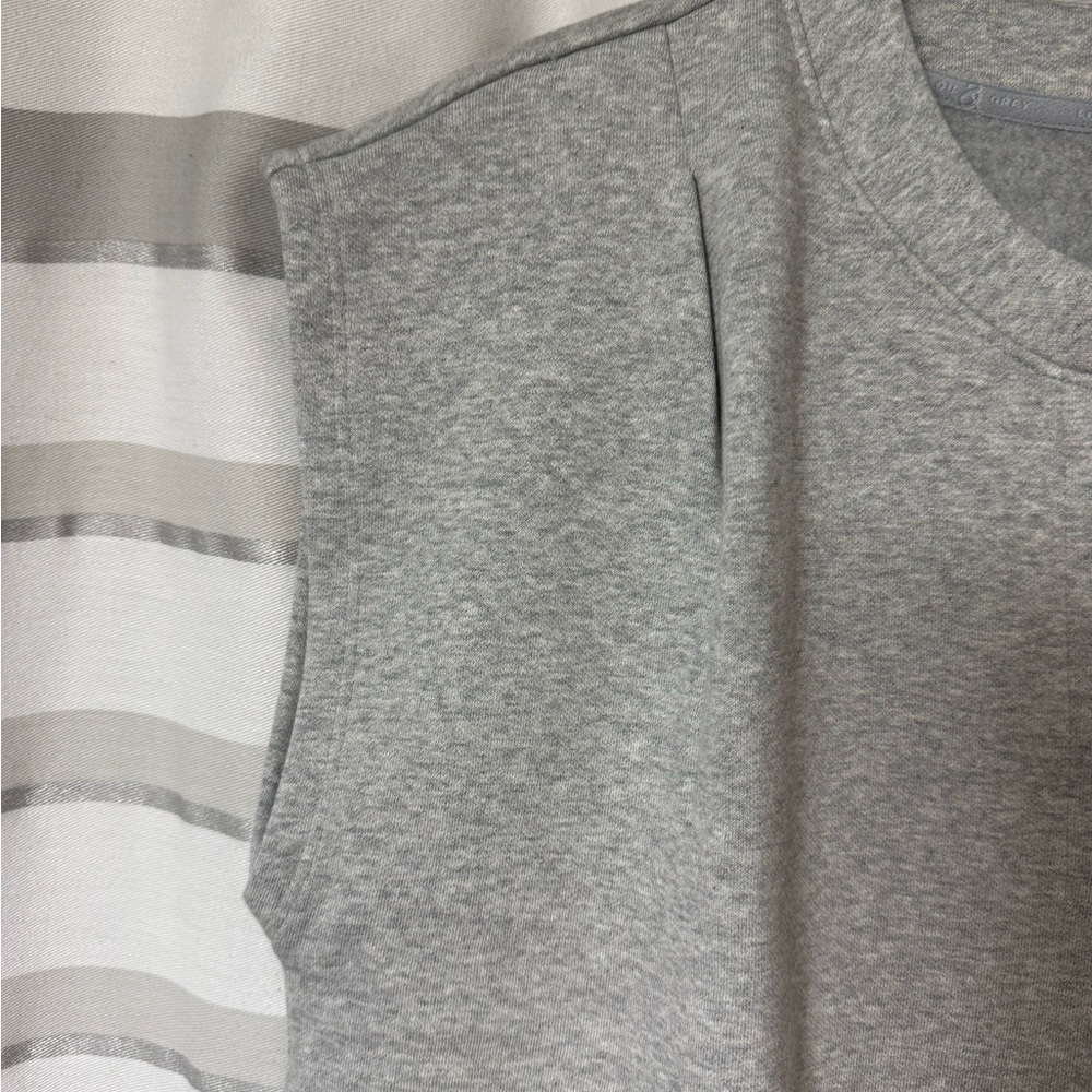 Lou & Grey Heather Gray Muscle Tee sweatshirt- Medium - Picture 3 of 4
